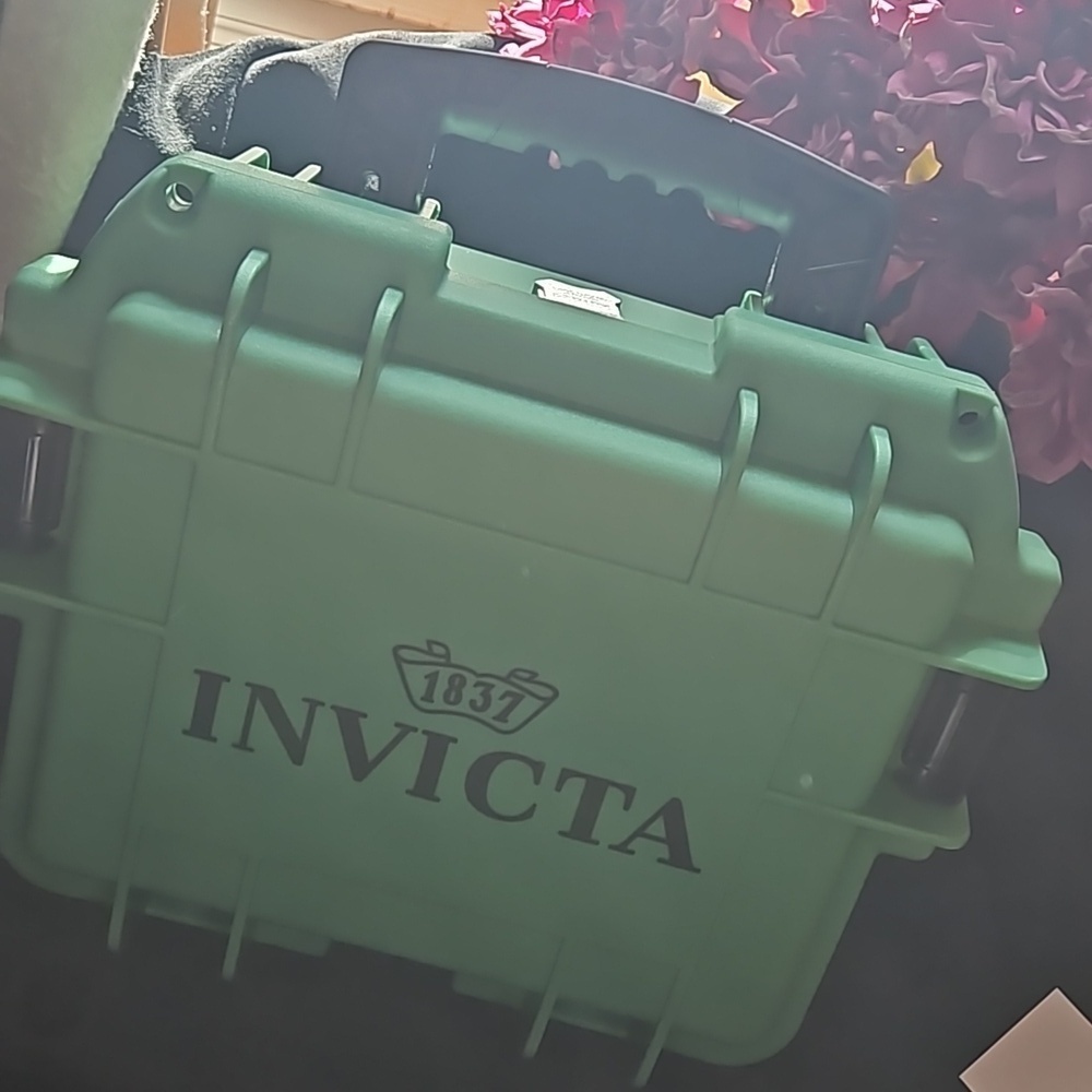 NIB INVICTA Speedway Watch in Black and Yellow & Green 3 Slot Case - Picture 7 of 16